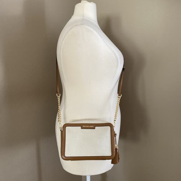 MICHAEL KORS JET SET Beige Brown Canvas Leather Medium Camera Bag Crossbody NEW - Picture 1 of 13